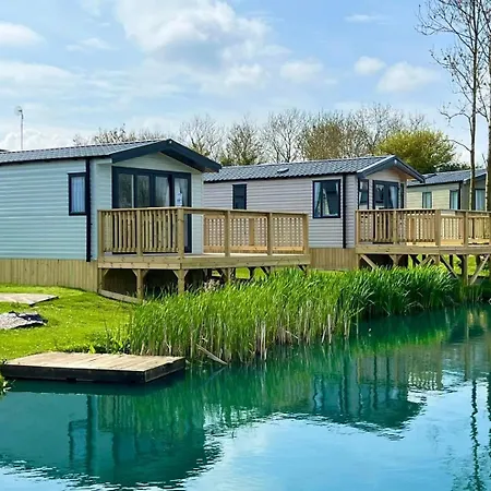 Lakefront 5 Star Country Park Fishing Lakes Near York Free Parking * Malton