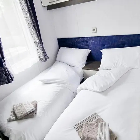 Lakefront 5 Star Country Park Fishing Lakes Near York Free Parking