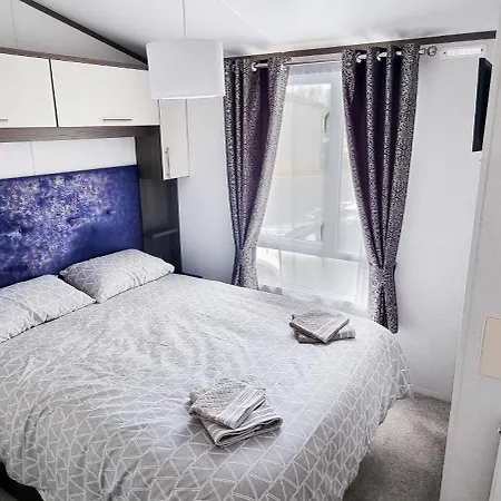 Prázdninový dům Lakefront 5 Star Country Park Fishing Lakes Near York Free Parking *