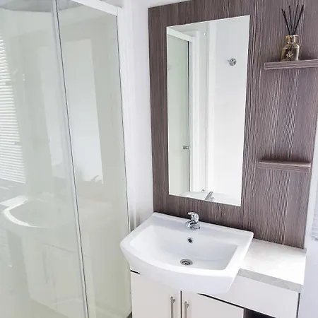 Lakefront 5 Star Country Park Fishing Lakes Near York Free Parking Prázdninový dům