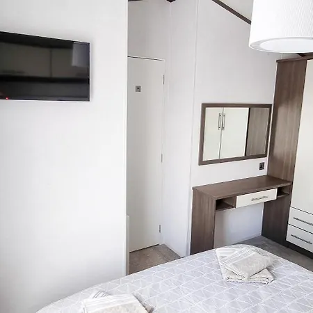 Lakefront 5 Star Country Park Fishing Lakes Near York Free Parking