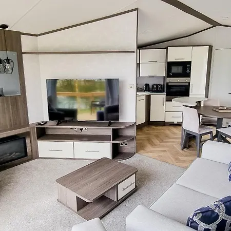 Lakefront 5 Star Country Park Fishing Lakes Near York Free Parking