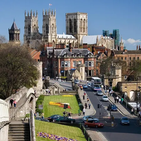 Lakefront 5 Star Country Park Fishing Lakes Near York Free Parking Malton