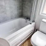 Lakefront 5 Star Country Park Fishing Lakes Near York Free Parking *